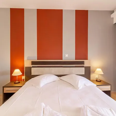Dafni's Seaside Luxury Aparthotel Nikiti (Sithonia)