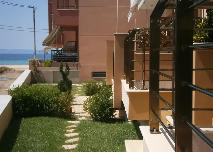 Dafni's Seaside Luxury نيكيتي