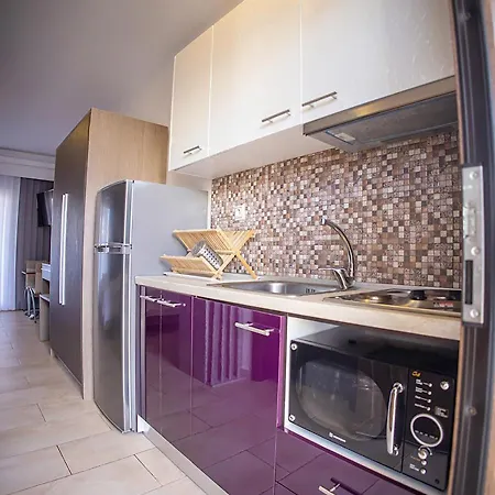 Dafni's Seaside Luxury Aparthotel Nikiti (Sithonia)