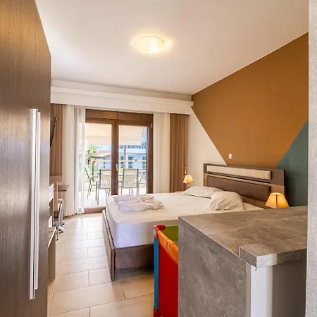 Aparthotel Dafni's Seaside Luxury 3*