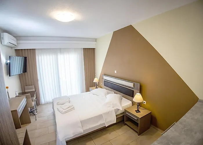 Dafni's Seaside Luxury Apartahotel Nikiti (Sithonia)