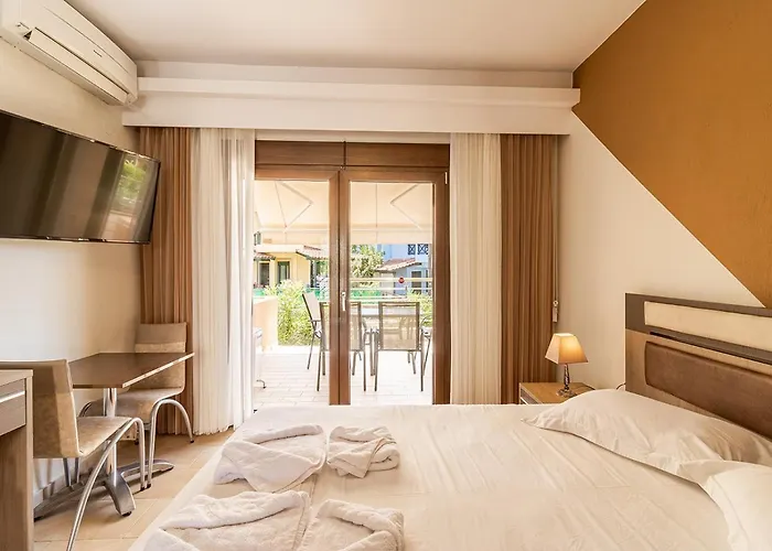 Dafni's Seaside Luxury 3* Nikiti (Sithonia)